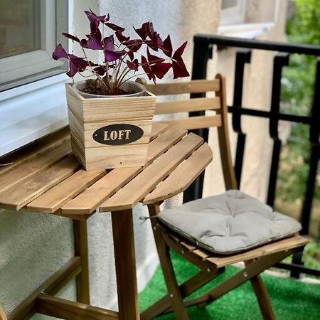 Apartamento Heart Of The City - Modern Studio With Balcony Bucarest Exterior foto